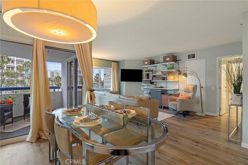 525 Seaside Way 411