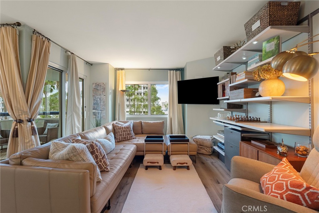 525 Seaside Way 411