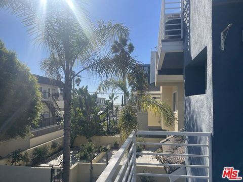 Photo of 23 Buccaneer Street, Marina Del Rey, CA 90292 (MLS # 26828375)
