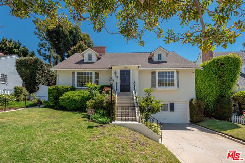 Photo of 11220 Cashmere Street, Los Angeles, CA 90049 (MLS # 26827371)