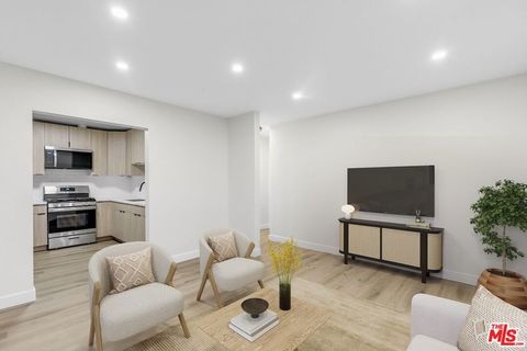 Photo of 1333 Barry Avenue #2, Los Angeles, CA 90025 (MLS # 25594287) Photo of 1333 Barry Avenue #2, Los Angeles, CA 90025 (MLS # 25594287)