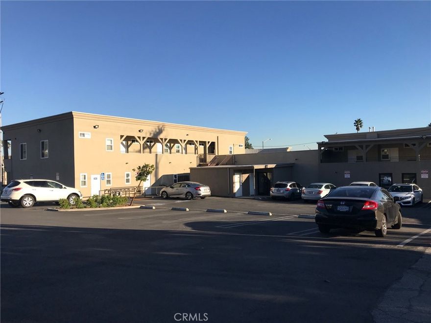 Nicely remodeled unit private studio apartment with 1 parking space in Pasadena. Freshly painted walls with recessed lighting. Hardwood flooring throughout the unit. Remodeled kitchen including appliances (stove, oven, microwave) Window air-conditioning unit and wall heater included. Convenient location on the corner of Washington Blvd. and Altadena Dr., just minutes away from the 210 freeway and Colorado Blvd. Walking distance to Eaton Canyon