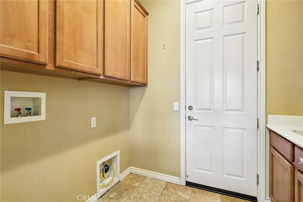 Hemet, California 92545, United States, 3 Bedrooms Bedrooms, ,3 BathroomsBathrooms,Residential,Active,196902