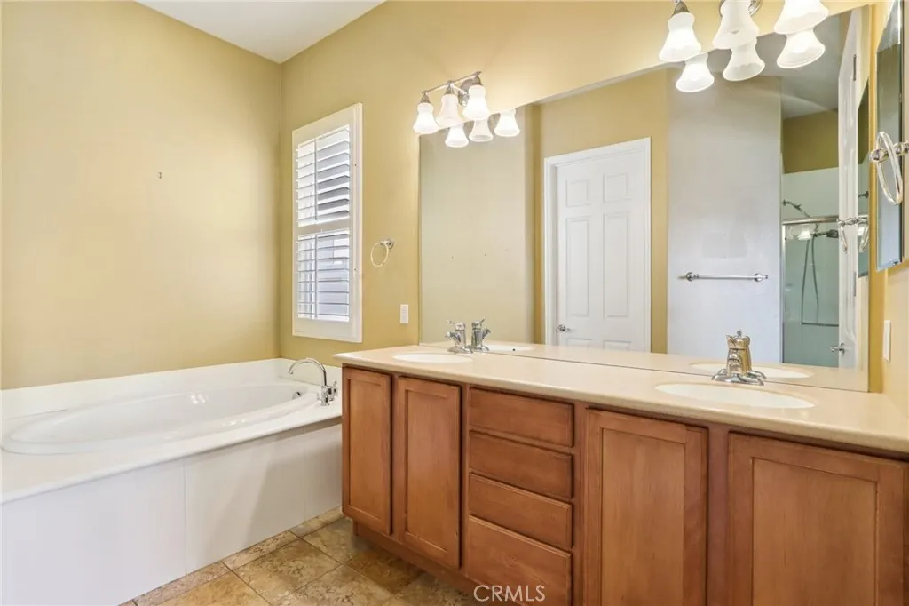 Hemet, California 92545, United States, 3 Bedrooms Bedrooms, ,3 BathroomsBathrooms,Residential,Active,196902