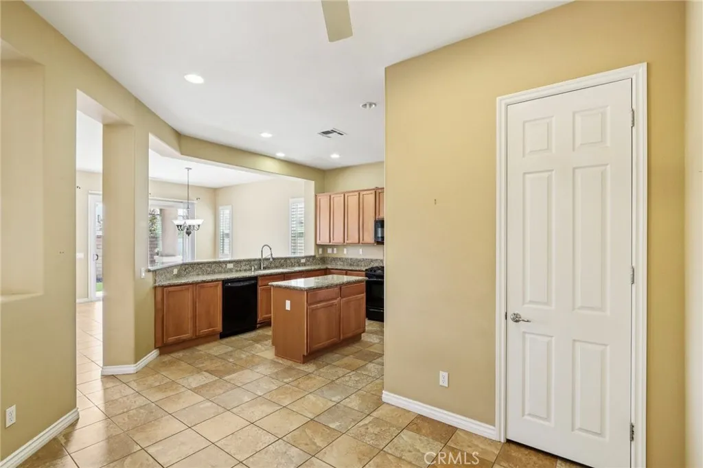 Hemet, California 92545, United States, 3 Bedrooms Bedrooms, ,3 BathroomsBathrooms,Residential,Active,196902