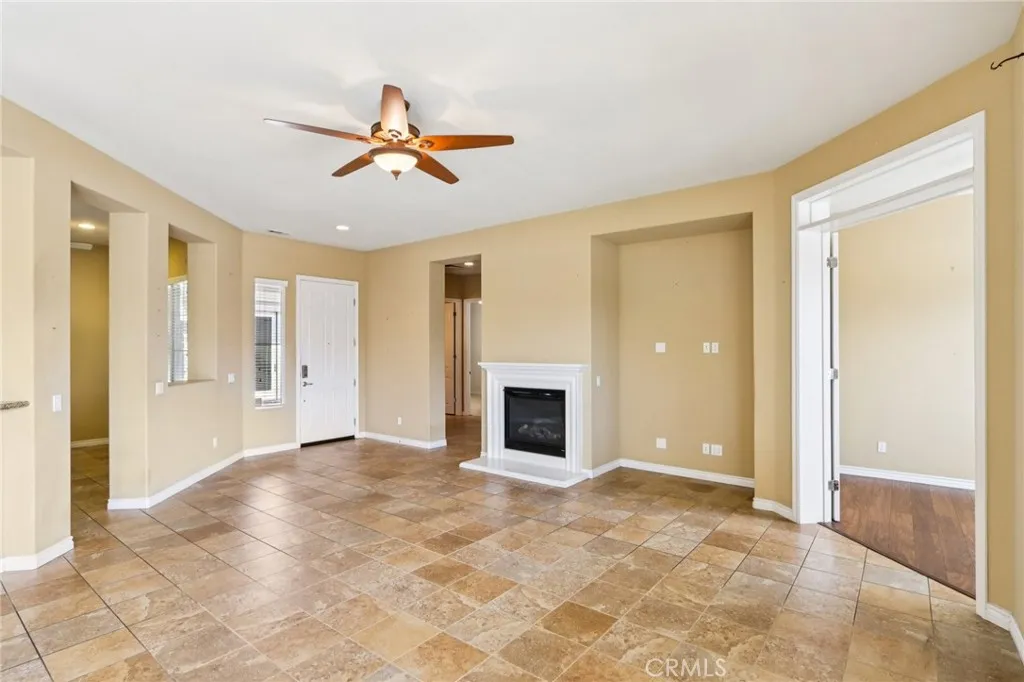 Hemet, California 92545, United States, 3 Bedrooms Bedrooms, ,3 BathroomsBathrooms,Residential,Active,196902