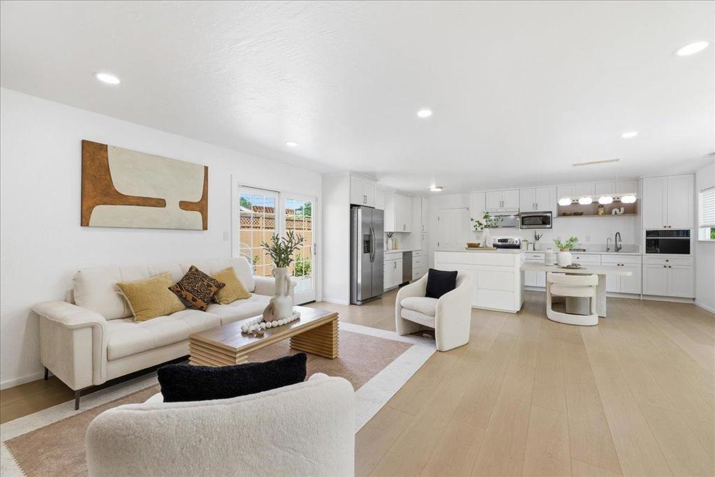 843 Hibiscus Lane