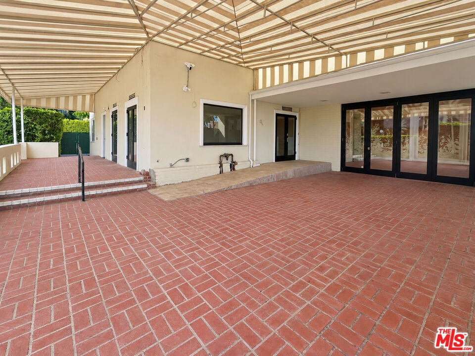 7677 W Sunset Boulevard