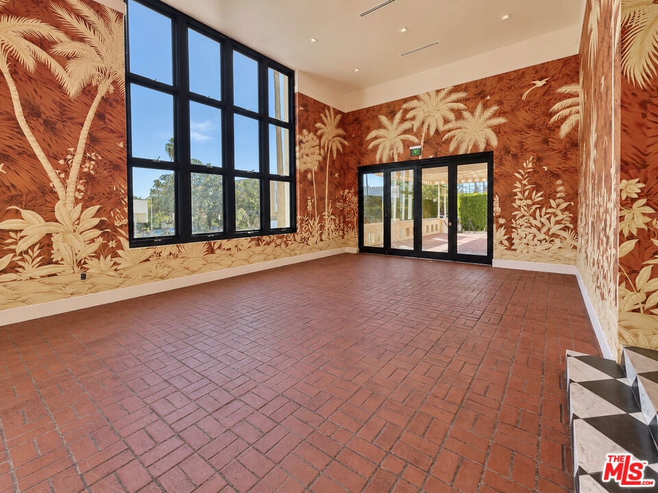 7677 W Sunset Boulevard