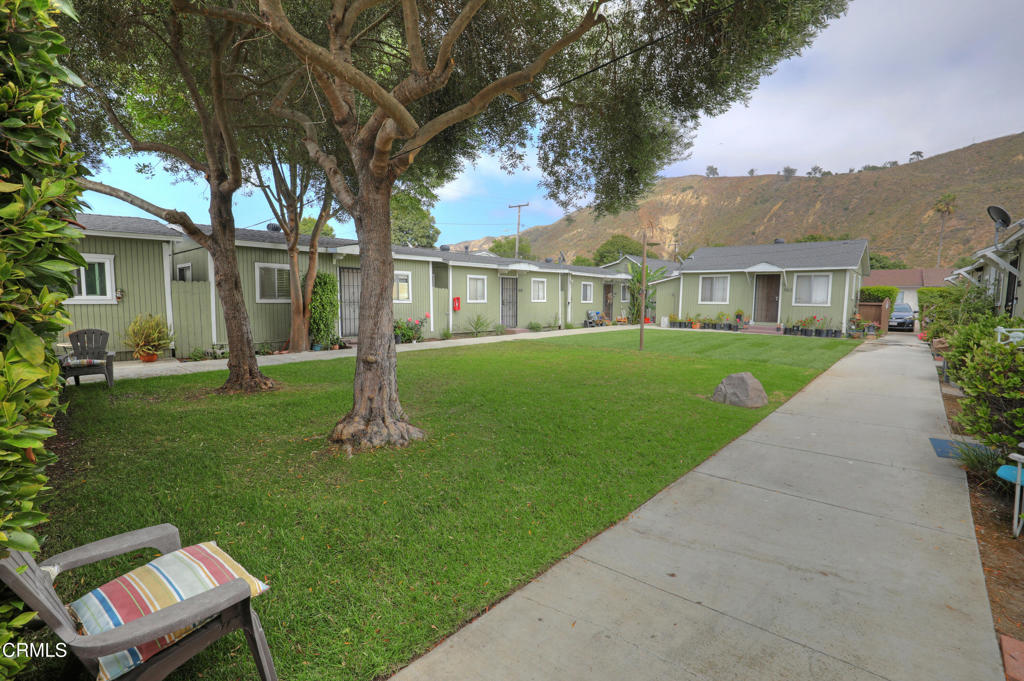 852 N Ventura Avenue