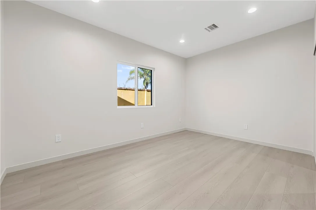 Pacoima, California 91331, United States, 3 Bedrooms Bedrooms, ,2 BathroomsBathrooms,Residential,Active,249283