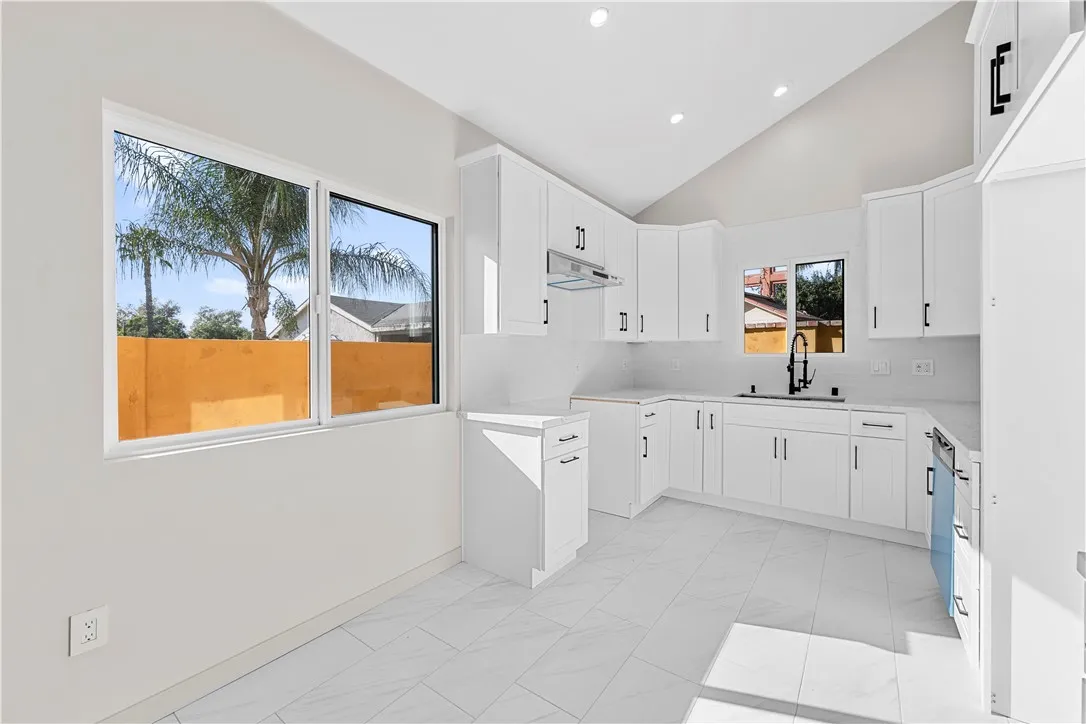 Pacoima, California 91331, United States, 3 Bedrooms Bedrooms, ,2 BathroomsBathrooms,Residential,Active,249283