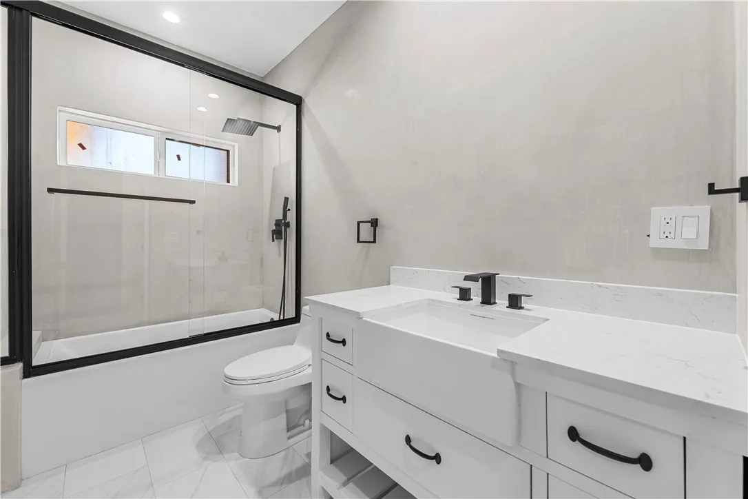 Pacoima, California 91331, United States, 3 Bedrooms Bedrooms, ,2 BathroomsBathrooms,Residential,Active,249283