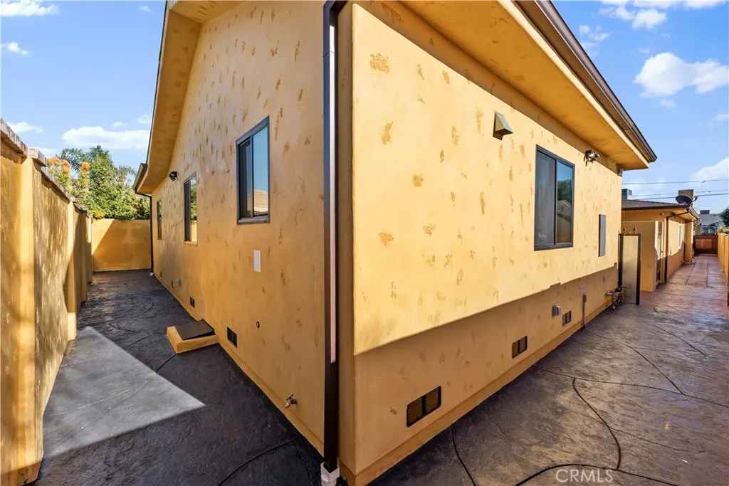 Pacoima, California 91331, United States, 3 Bedrooms Bedrooms, ,2 BathroomsBathrooms,Residential,Active,249283