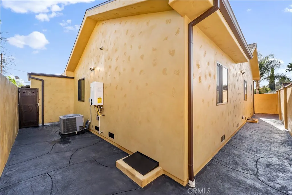 Pacoima, California 91331, United States, 3 Bedrooms Bedrooms, ,2 BathroomsBathrooms,Residential,Active,249283