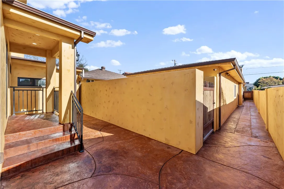 Pacoima, California 91331, United States, 3 Bedrooms Bedrooms, ,2 BathroomsBathrooms,Residential,Active,249283