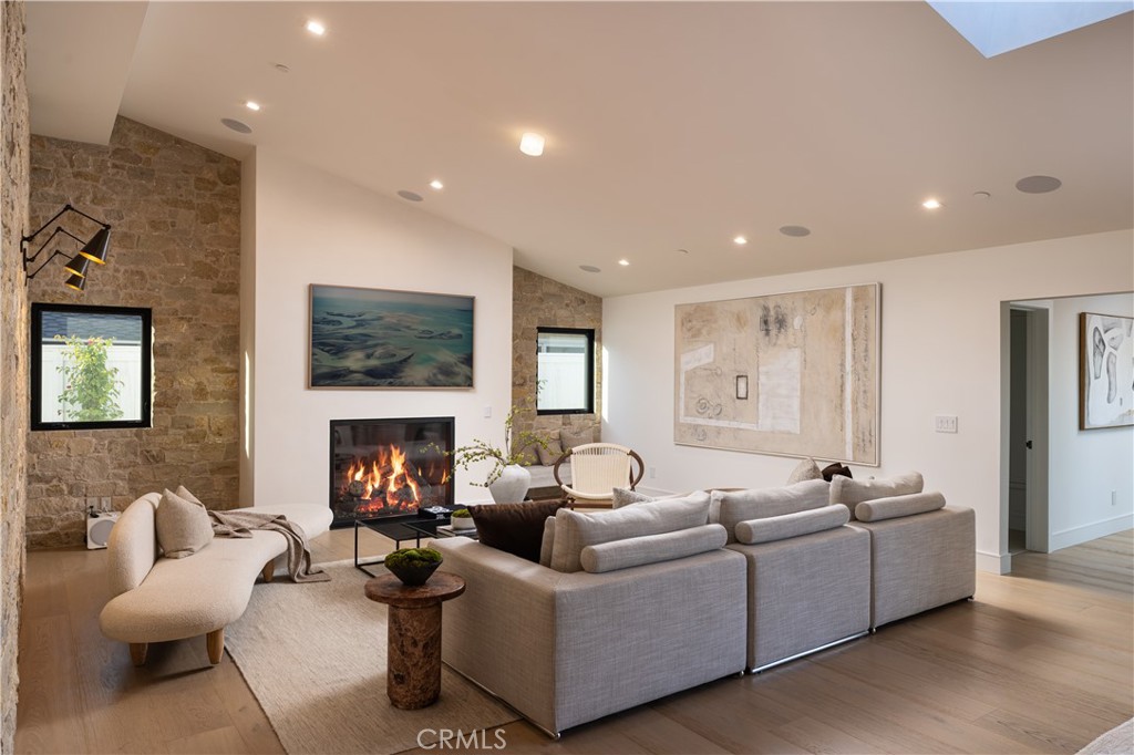 Irvine Terrace (IRVT) - Residential