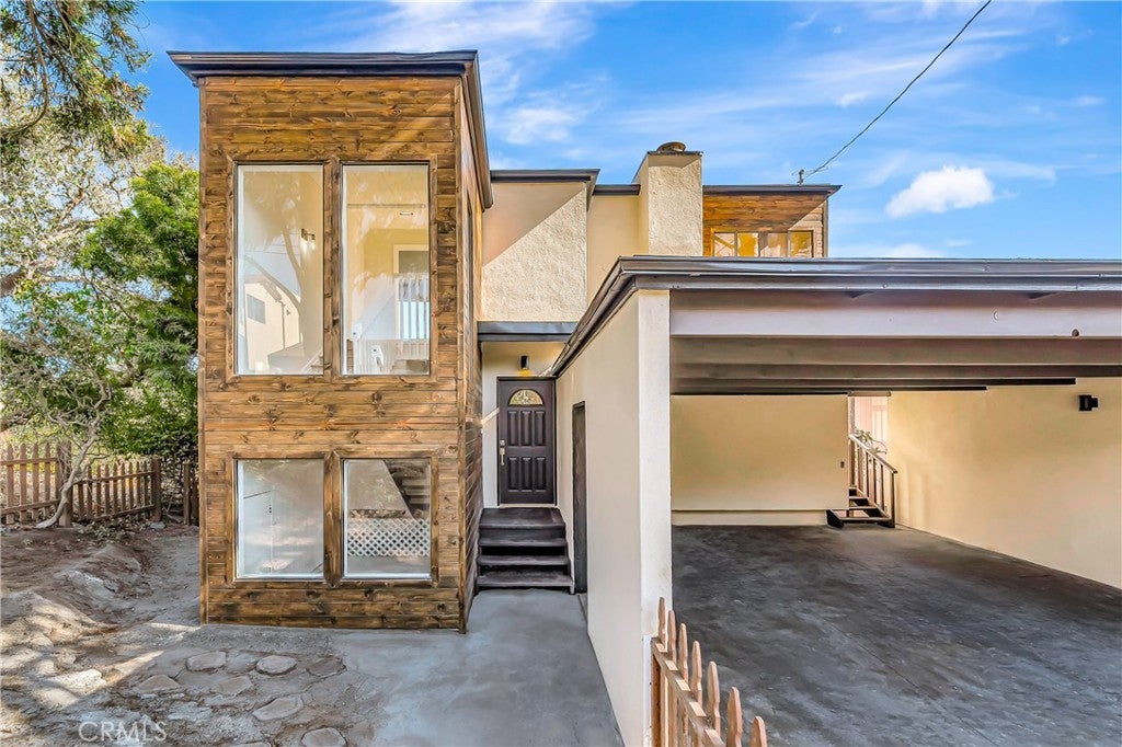 470 Wellington