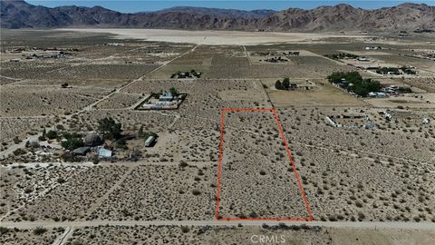 Photo of 753 Yucca Street, Lucerne Valley, CA 92356 (MLS # HD25276331)