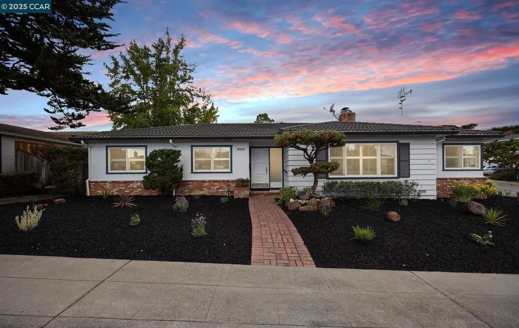 Richmond, California 94803, United States, 3 Bedrooms Bedrooms, ,2 BathroomsBathrooms,Residential,Active,220437