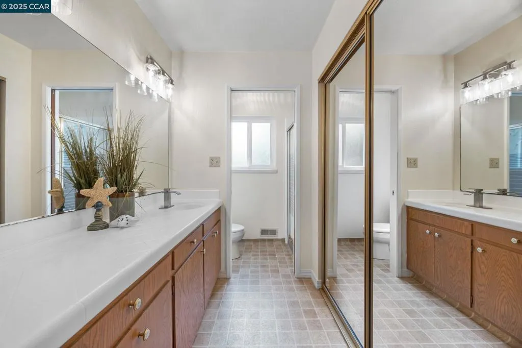 Richmond, California 94803, United States, 3 Bedrooms Bedrooms, ,2 BathroomsBathrooms,Residential,Active,220437