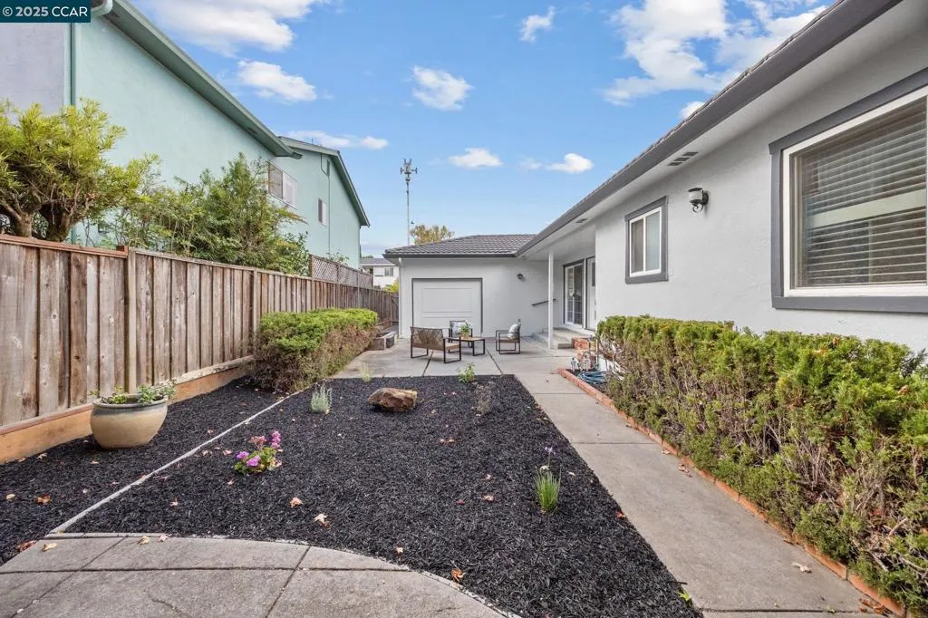 Richmond, California 94803, United States, 3 Bedrooms Bedrooms, ,2 BathroomsBathrooms,Residential,Active,220437