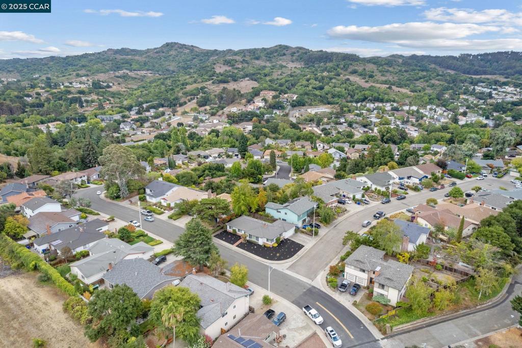 MAY VALLEY - Residential