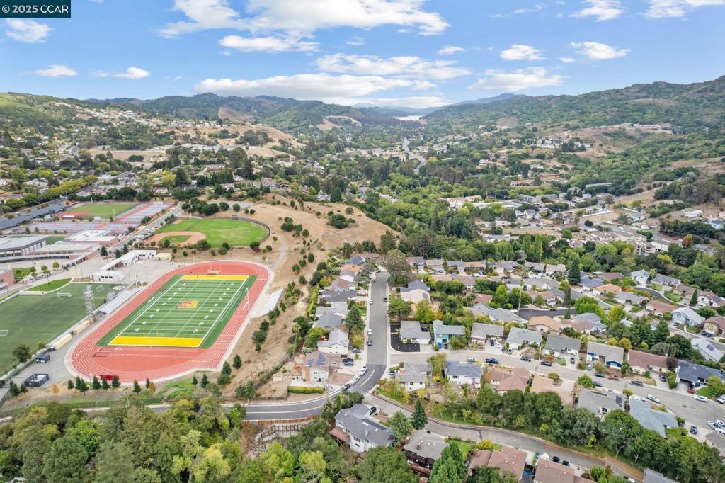 MAY VALLEY - Residential