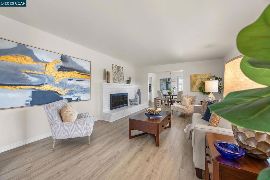 MAY VALLEY - Residential