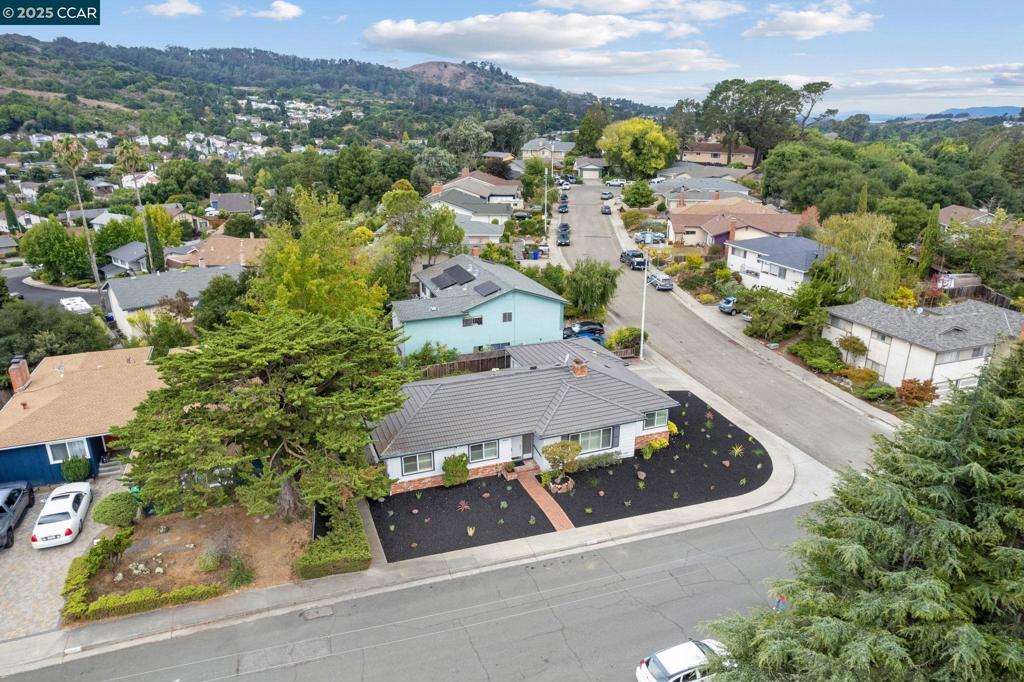 MAY VALLEY - Residential