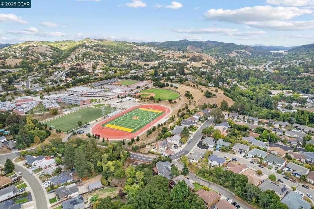 MAY VALLEY - Residential