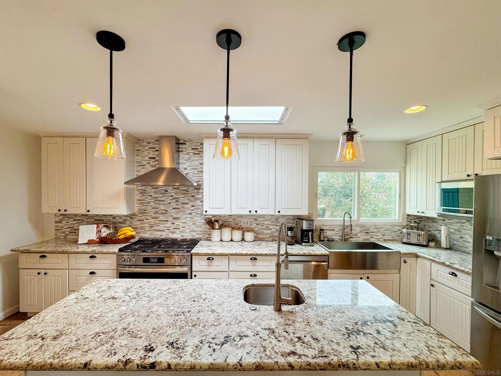 3044 Meadow Grove Dr