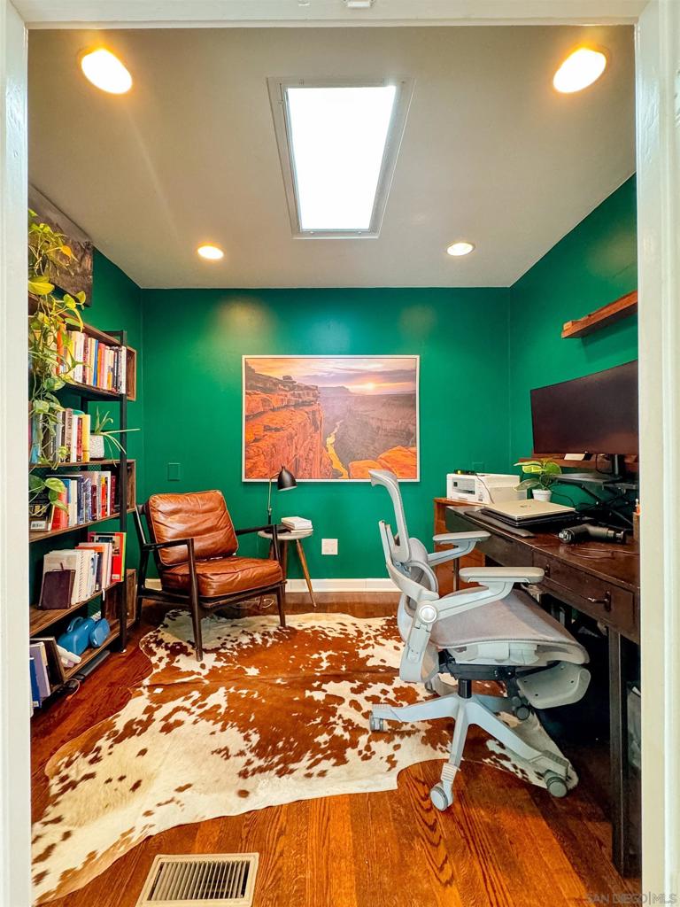 3044 Meadow Grove Dr