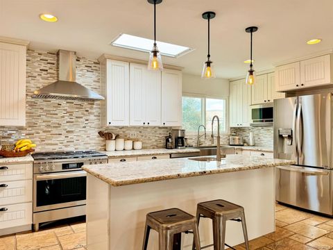 Photo of 3044 Meadow Grove Dr Dr, San Diego, CA 92110 (MLS # 260004954SD)