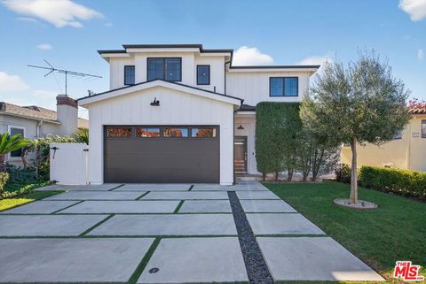 Photo of 9036 W 24th Street, Los Angeles, CA 90034 (MLS # 26639177)