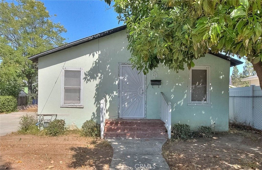 Photo of 421 N Cypress St, Orange, CA 92866 (MLS # CV26083756)