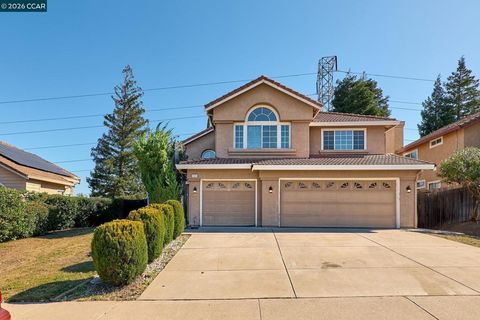 Photo of 4625 4625 Arabian Way Way, Antioch, CA 94531 (MLS # 41126170)