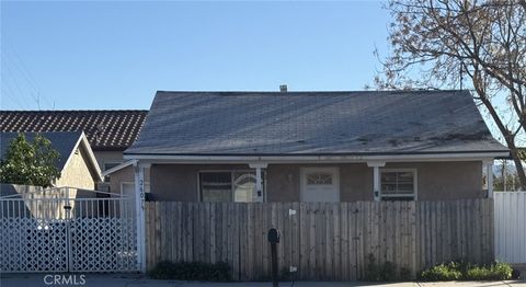 26079 9th Highland CA 92346