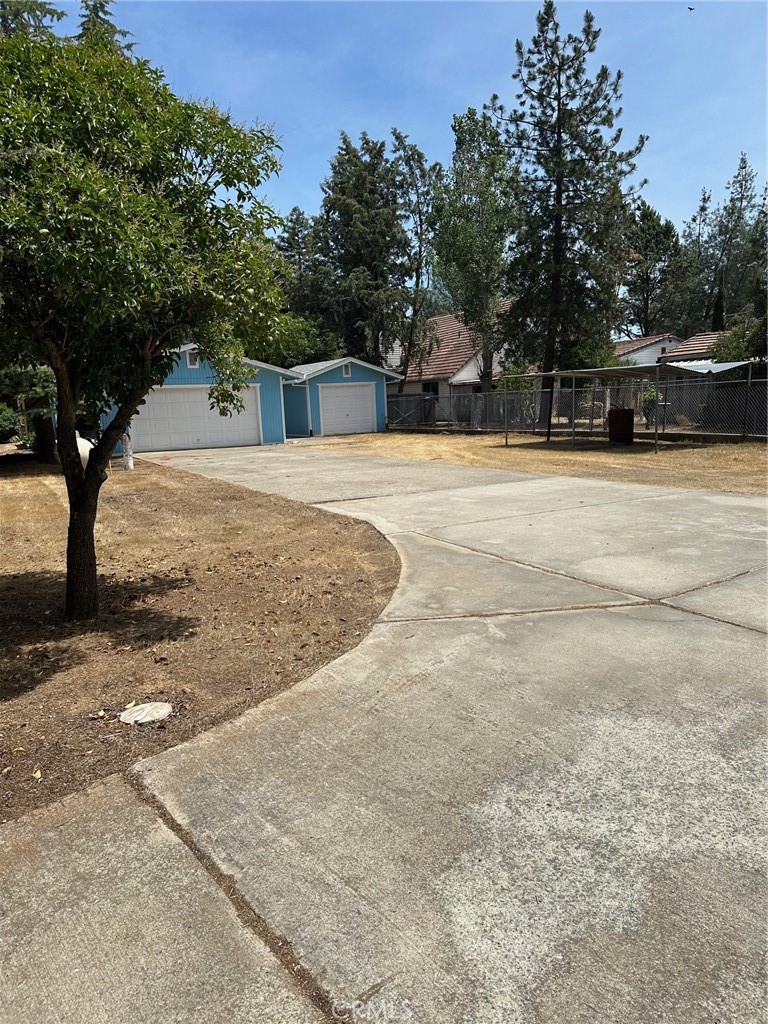 Charming 2-bedroom, 2-bathroom home situated on an expansive lot in a peaceful cul-de-sac. A long, tree-lined driveway welcomes you to the property. The home features a newer roof (2021)
Enjoy the spacious 2-car garage along with an additional workshop/garage, providing ample room for projects or storage. The large yard offers abundant parking, with plenty of space for boats and RVs.
Inside, you’ll find a generous kitchen with ample counter space to cook up some great meals. There is a spacious primary suite with an en suite bathroom and walk-in closet. Down the hall you will find a sizable secondary bedroom with a nearby full bathroom. The large living room and family room area is perfect for relaxing or entertaining family and friends. The separate dining area is ideal for meals and gatherings. The newly installed flooring ( 2025) comes with a 30 year warranty.
The back yard provides a peaceful place to enjoy the outdoors and look over the scenic campground area.
This one story home would make a great primary residence or vacation home.
The area offers so many amenities including fishing, boating, shopping, wineries and music events.