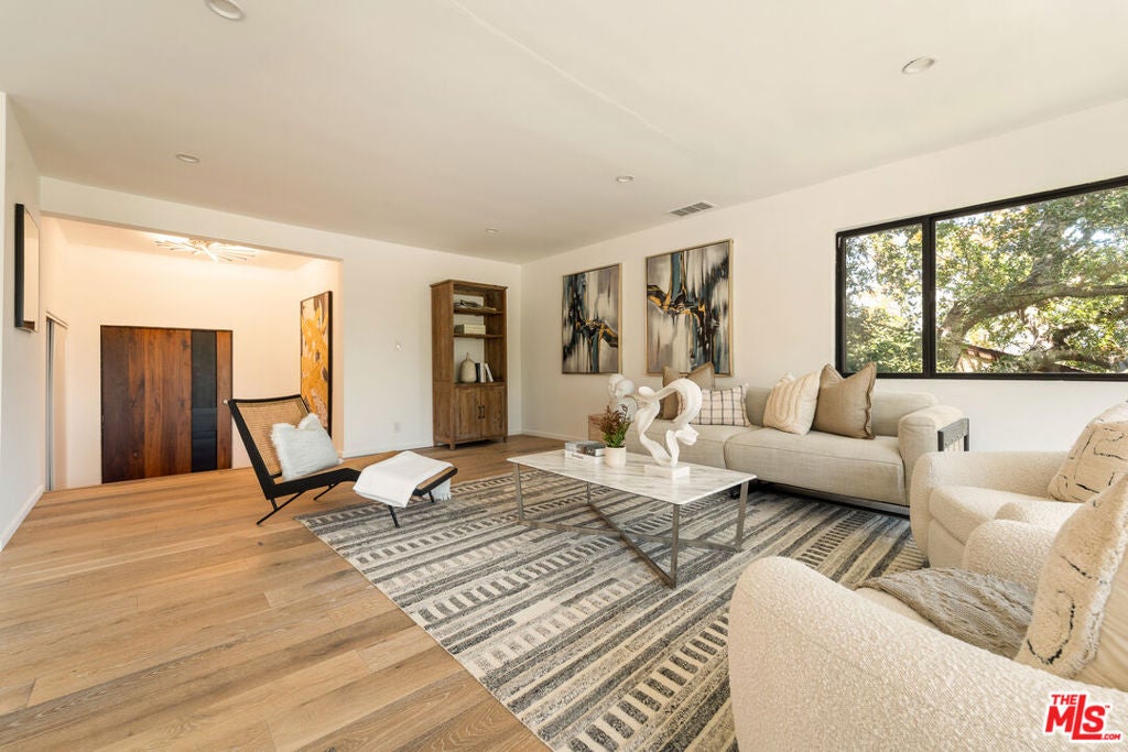 11587 Sunshine Terrace