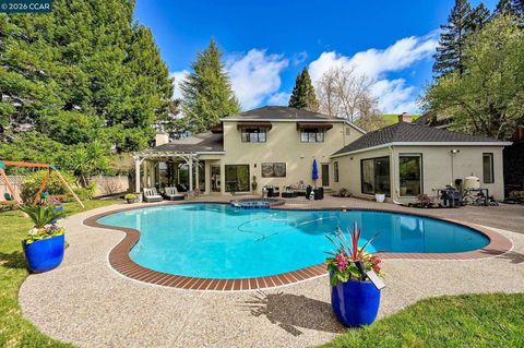Photo of 4060 Sugar Maple Dr Dr, Danville, CA 94506 (MLS # 41123871)