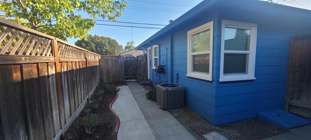 LIVERMOWNS - Residential Lease