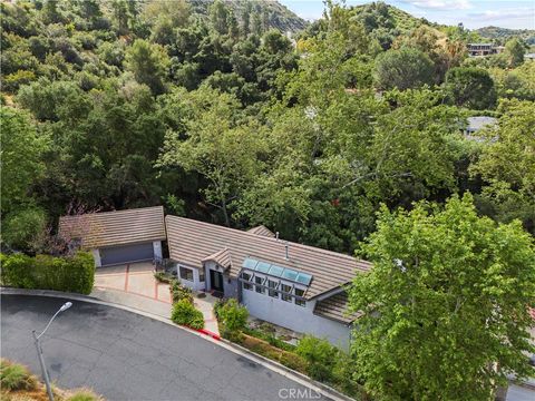 Photo of 1864 Arvin Dr. Dr, Glendale, CA 91208 (MLS # SR26076741)