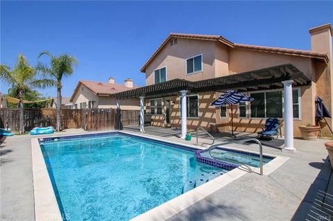 Photo of 29219 Twin Arrow CIR, Menifee, CA 92584 (MLS # SW26115774)