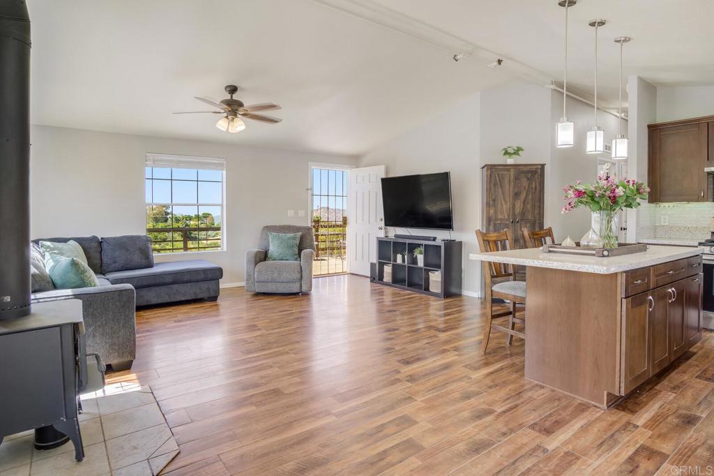 3465 Barrett View