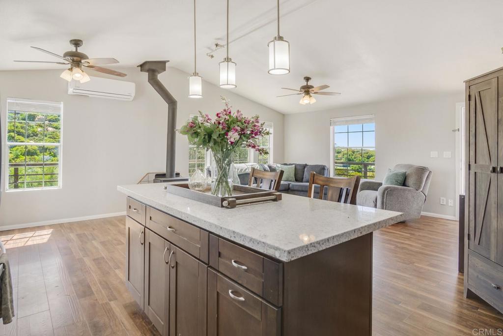 3465 Barrett View