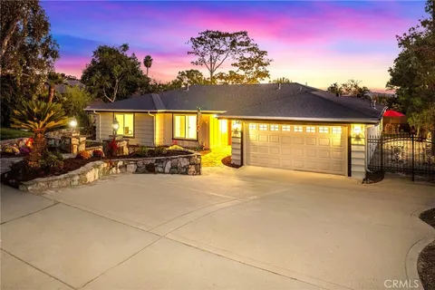326 E Sierra Madre Ave, Glendora, CA 91741 - MLS#: WS26077902