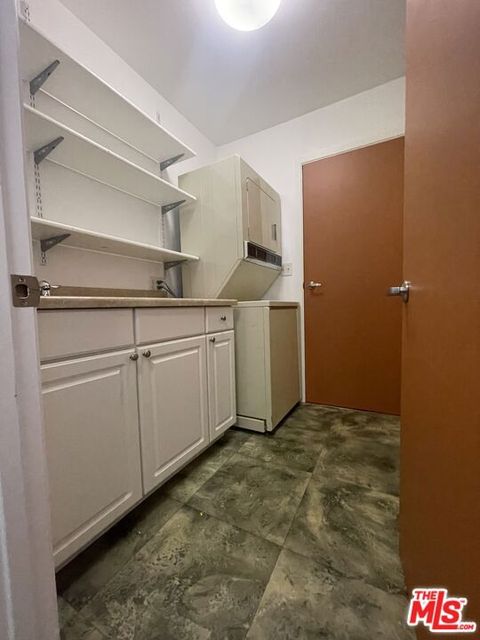 Tiny photo for 7802 Airport Boulevard, Los Angeles, CA 90045 (MLS # 26644315)