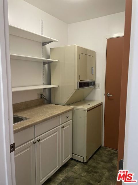 Tiny photo for 7802 Airport Boulevard, Los Angeles, CA 90045 (MLS # 26644315)