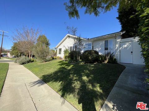 Tiny photo for 7802 Airport Boulevard, Los Angeles, CA 90045 (MLS # 26644315)